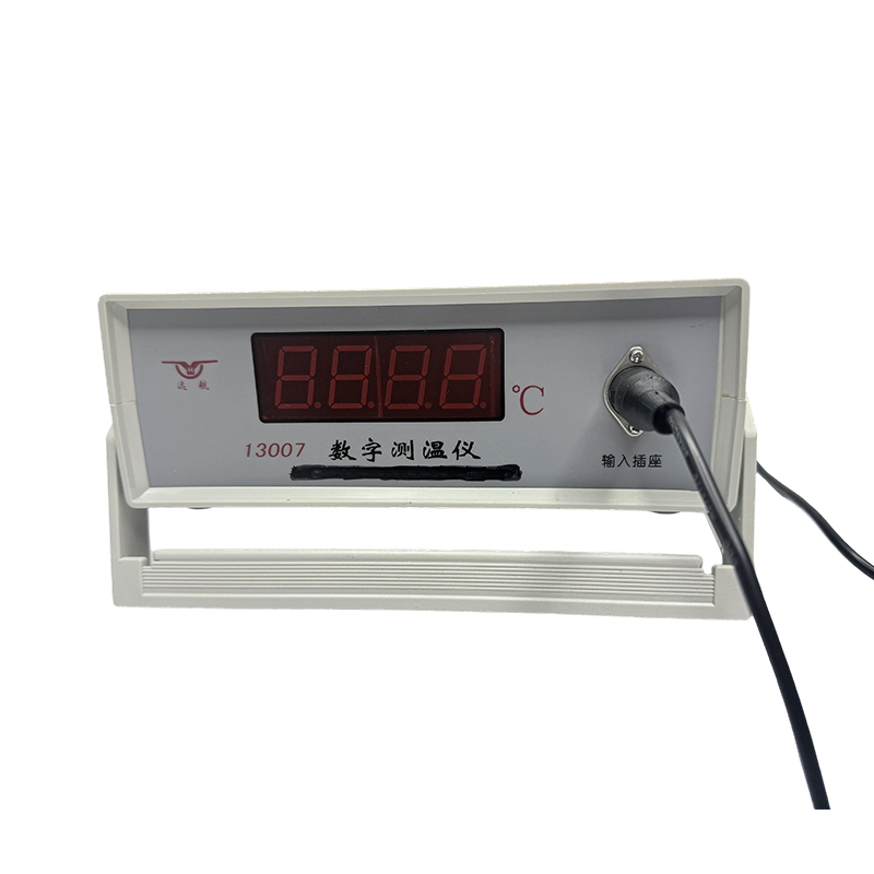 Digital temperature measuring instruments/laboratory instruments 